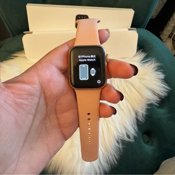 Apple Accessories - Apple Watch Series 6 40mm Gold Aluminum Pink Sand Sport Band GPS